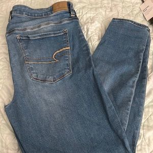 Women’s American eagle jeans